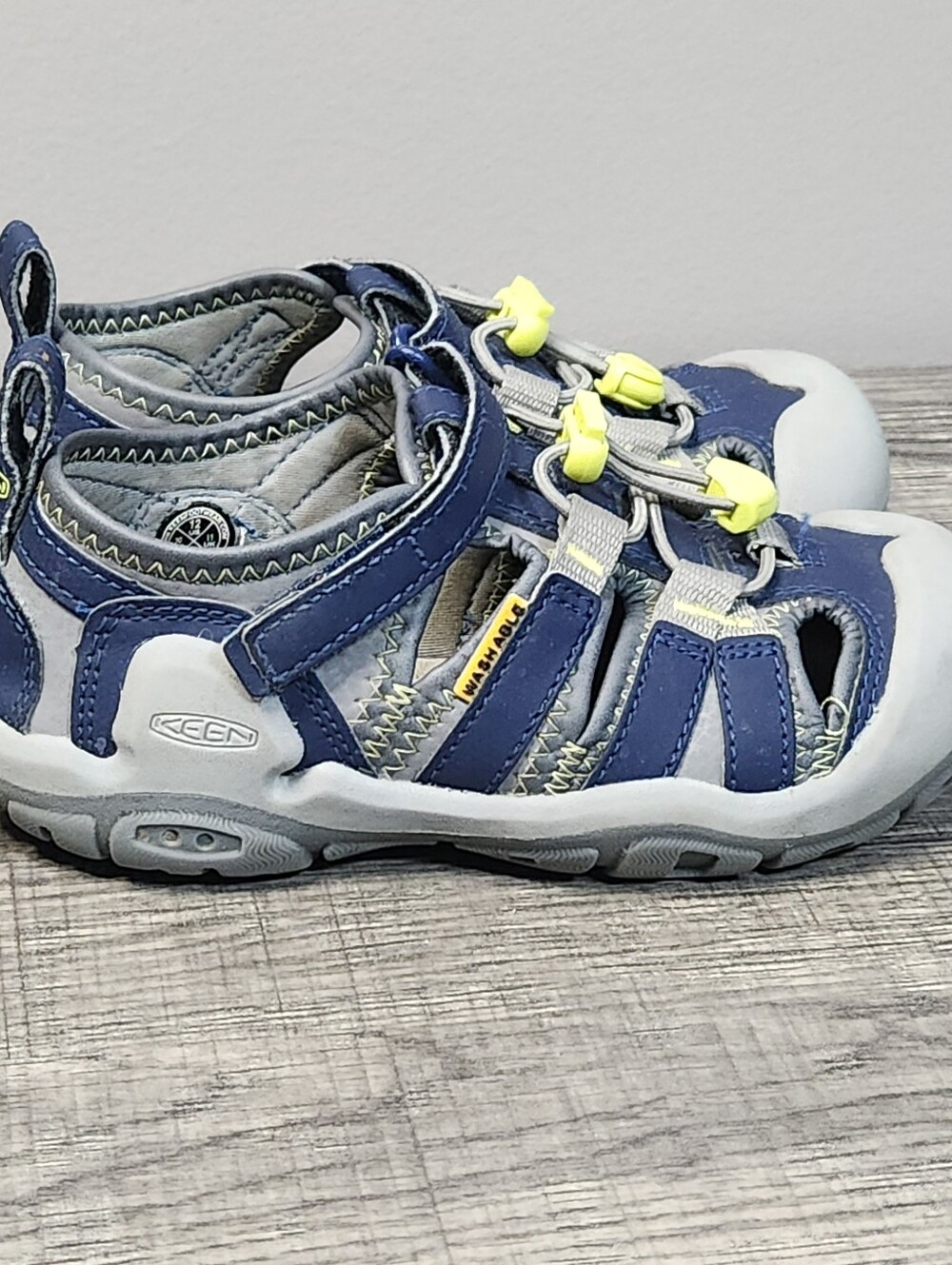 KEEN Kids' Navy and Gray Closed-Toe Sandals Size 12